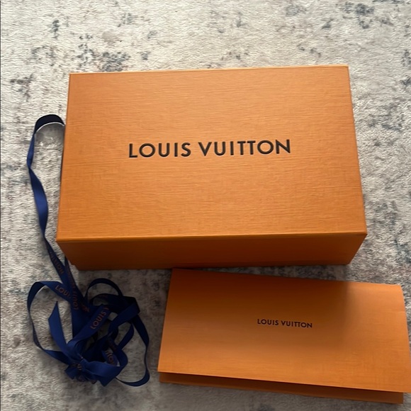 Louis Vuitton Orange Box with Blue Ribbon, envelope 11 x 7 x 3 solofficialkw.com